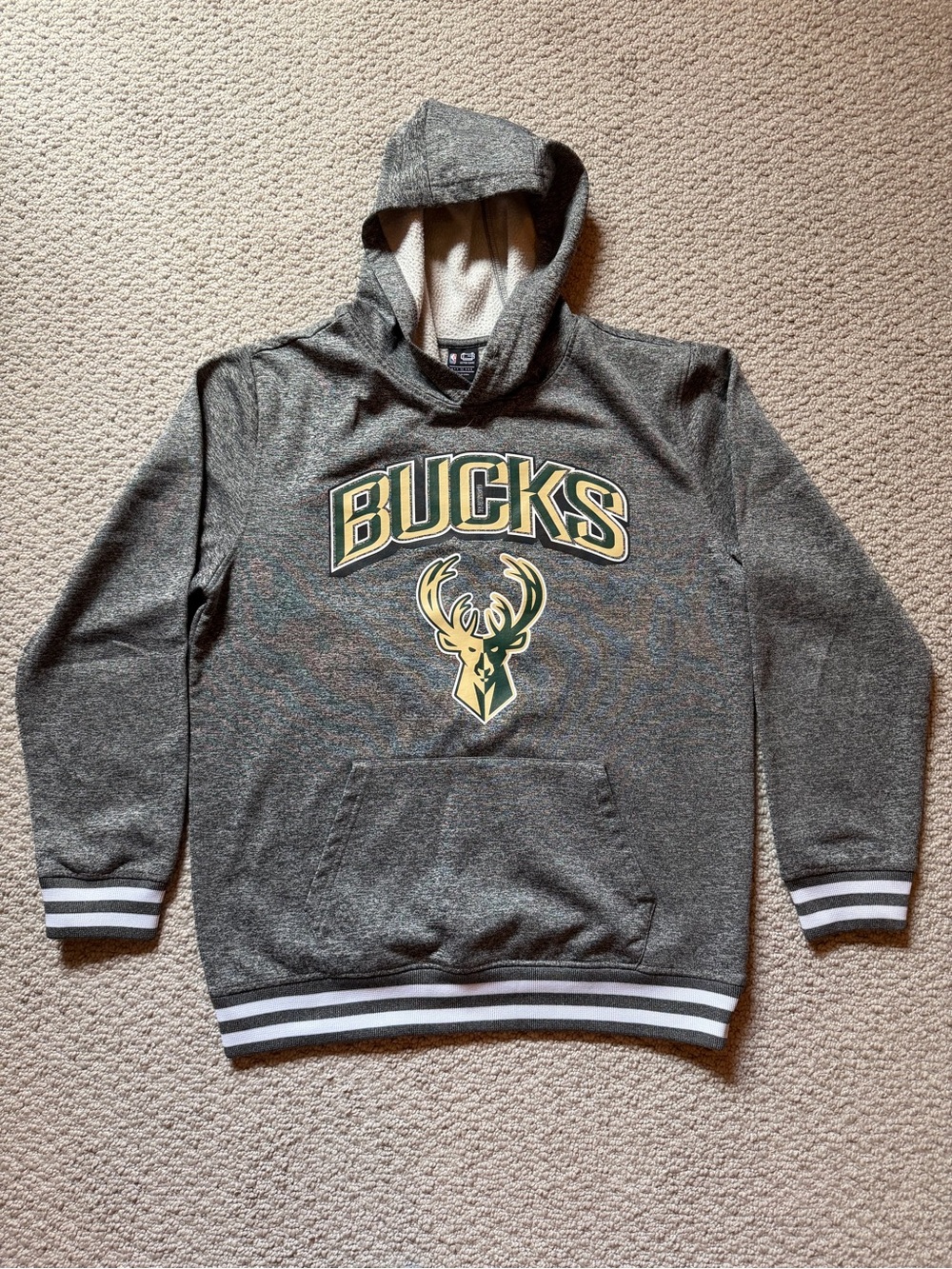 Official NBA Ultra Game Milwaukee Bucks Gray Pullover Hoodie Size M